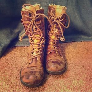 🥾Roxy Combat Boot 7.5🥾